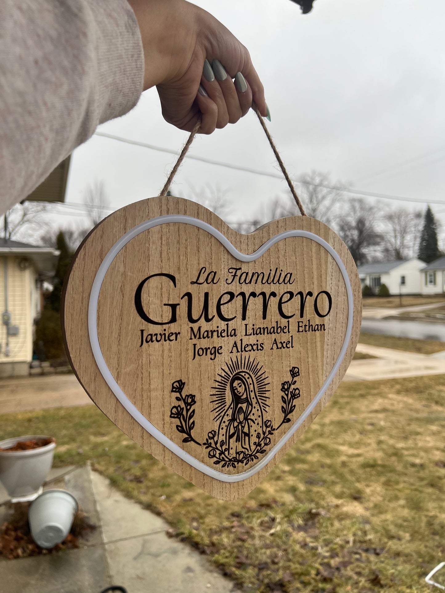 La Familia light up heart