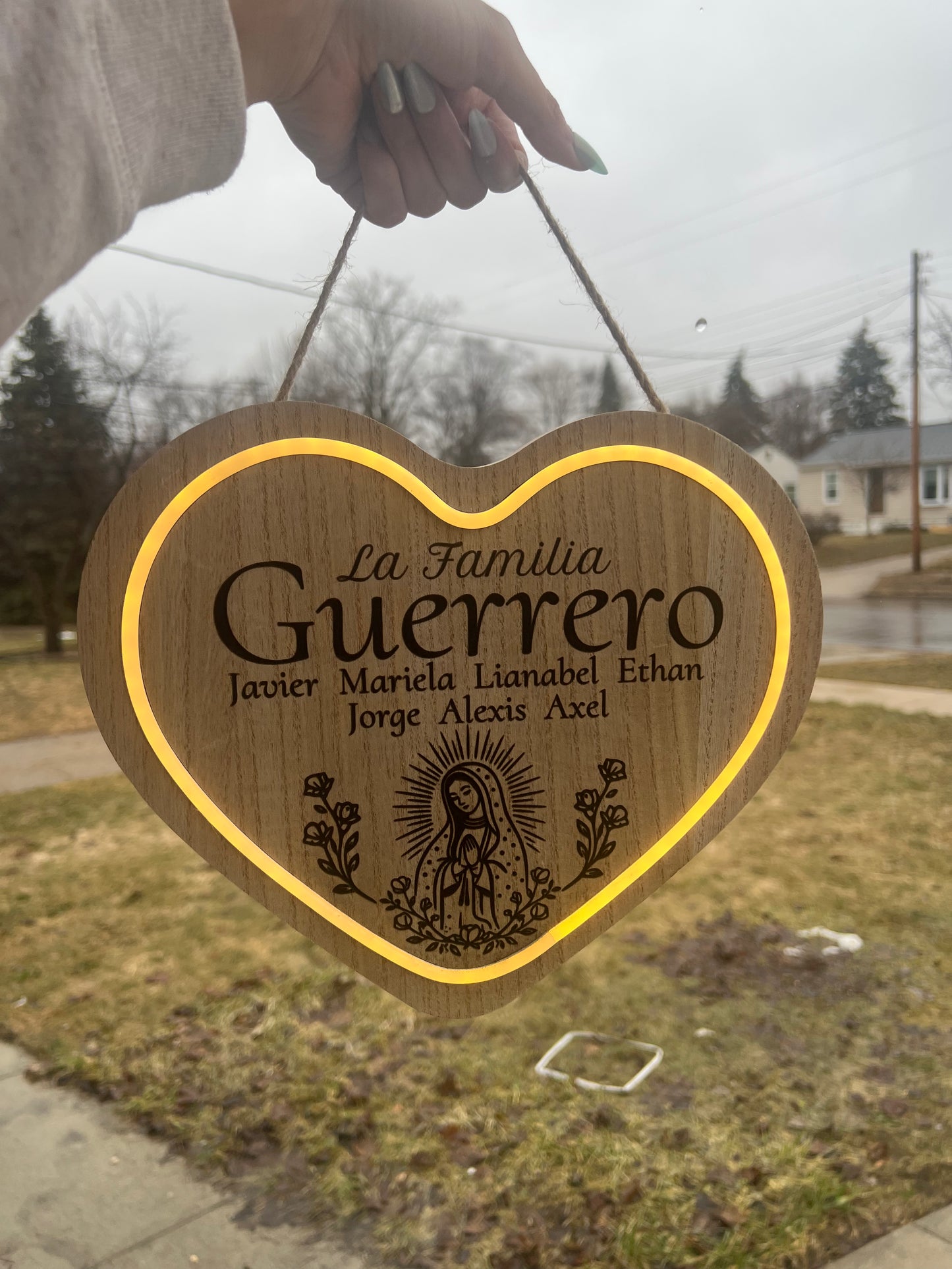 La Familia light up heart