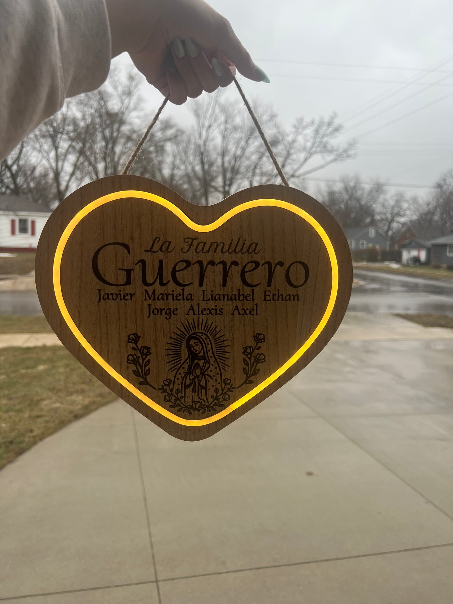 La Familia light up heart