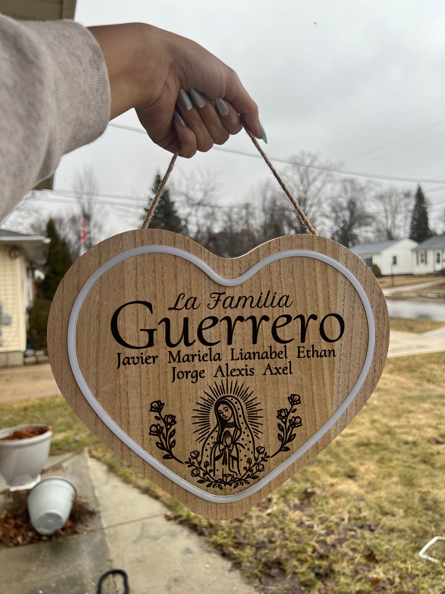 La Familia light up heart